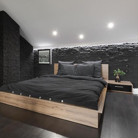 The Attic Apartment Zagreb Bagian luar foto
